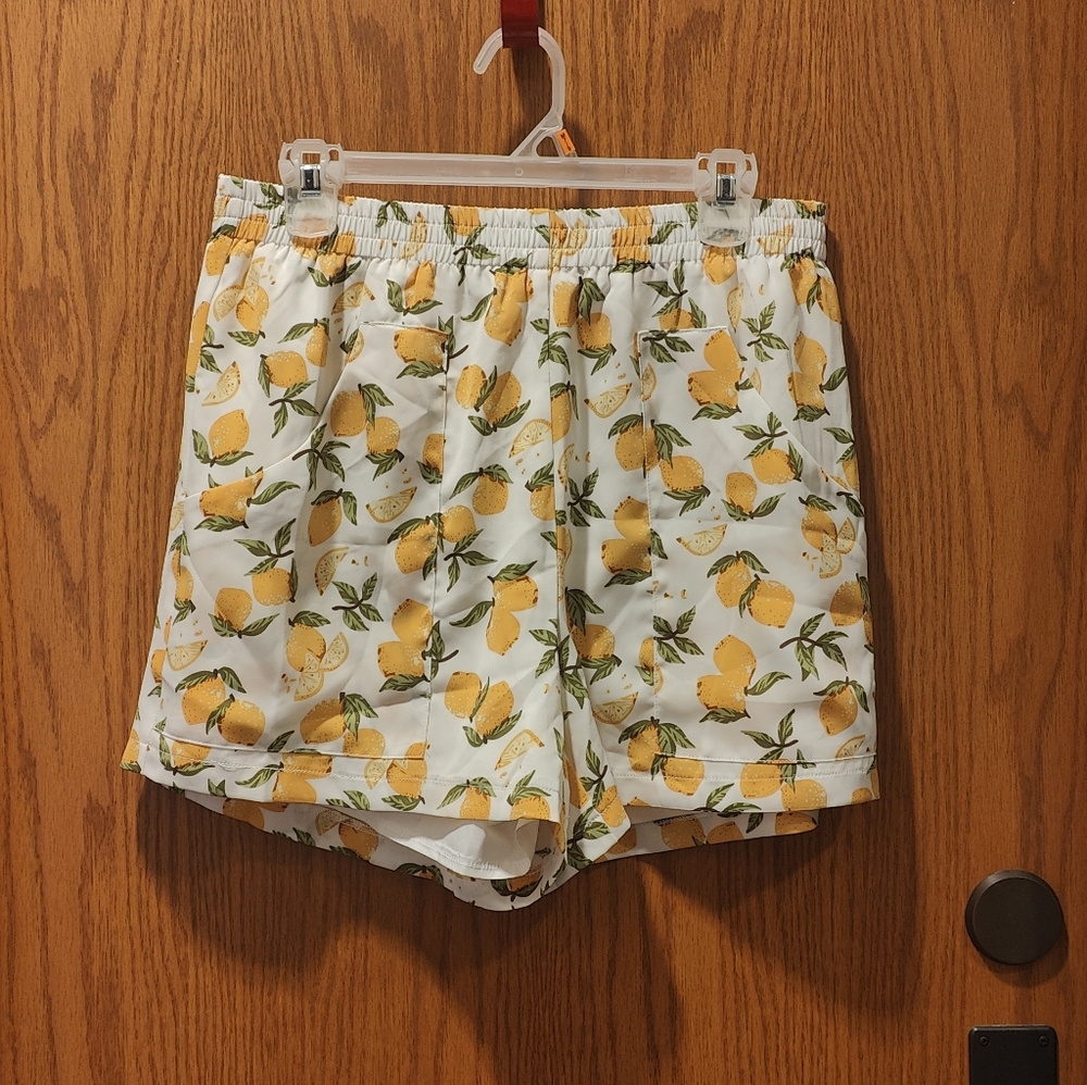 SHEIN Lemon Print Shorts